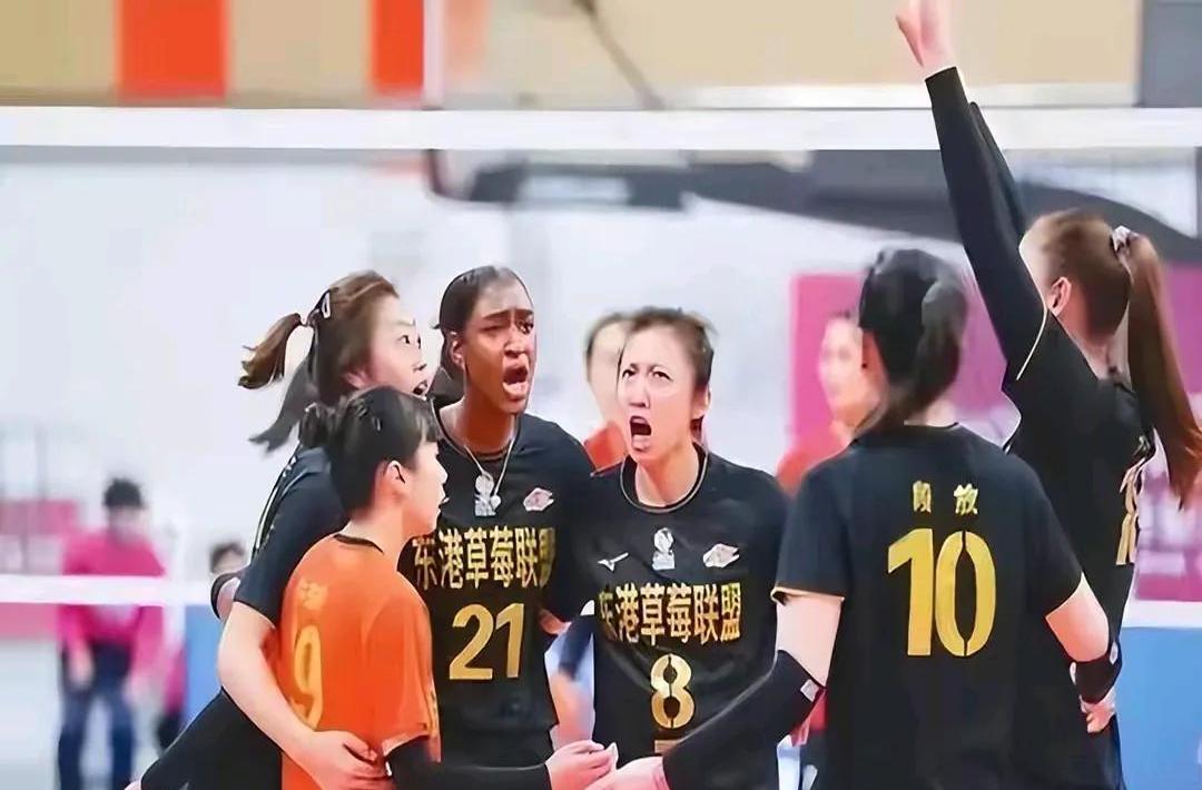 中国女排对阵德约科维奇展开拉锯大战，最终险胜对手